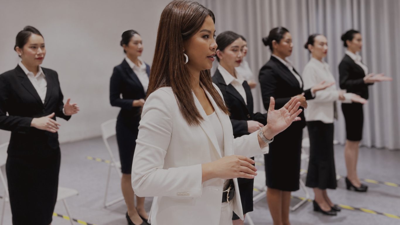 Tam training a room